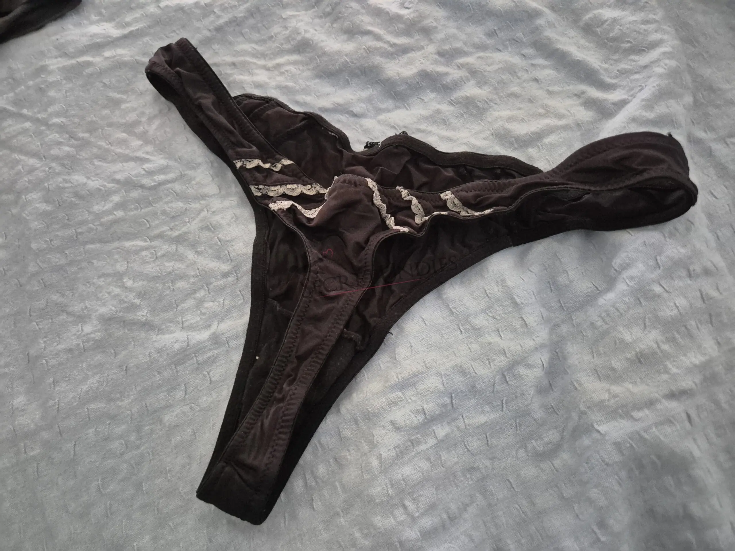 Verführerischer Duft in black 1 Verführerischer Duft in black – Bild 2