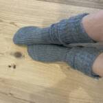 Graue Wollsocken