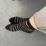 Ringel Socken getragen beim putzen