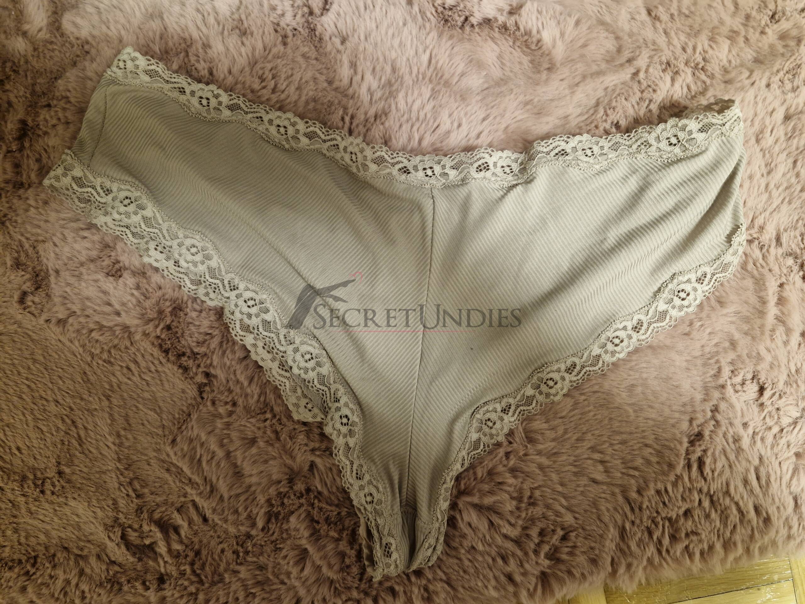 Getragenes Hösschen 2 Getragenes Hösschen – Bild 2