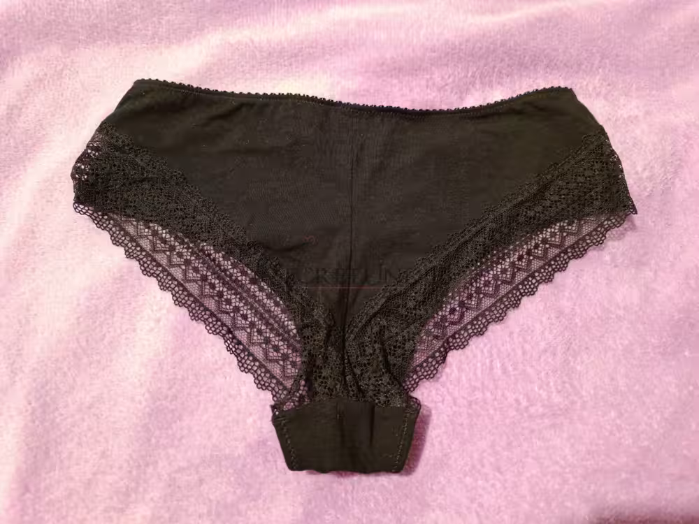 Veredelter, schwarzer Slip mit Spitze – Bild 2