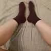 Veredelte Socken in lila mit Herzchen
