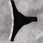 Tanga in Schwarz mit Weißem Streifen 2 Tanga in Schwarz mit Weißem Streifen