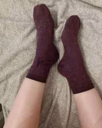 Kategorie getragene Jeans & Hosen kaufen 31 Veredelte Socken in lila mit Herzchen