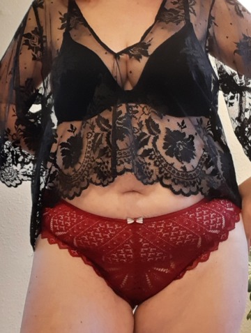 Sexy String in der Farbe Bordeaux