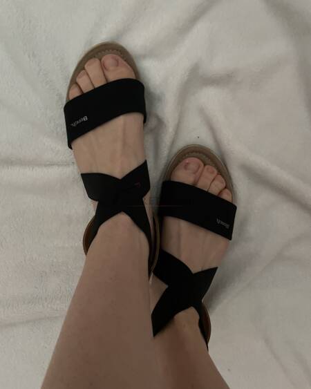 Flache Sommersandalen