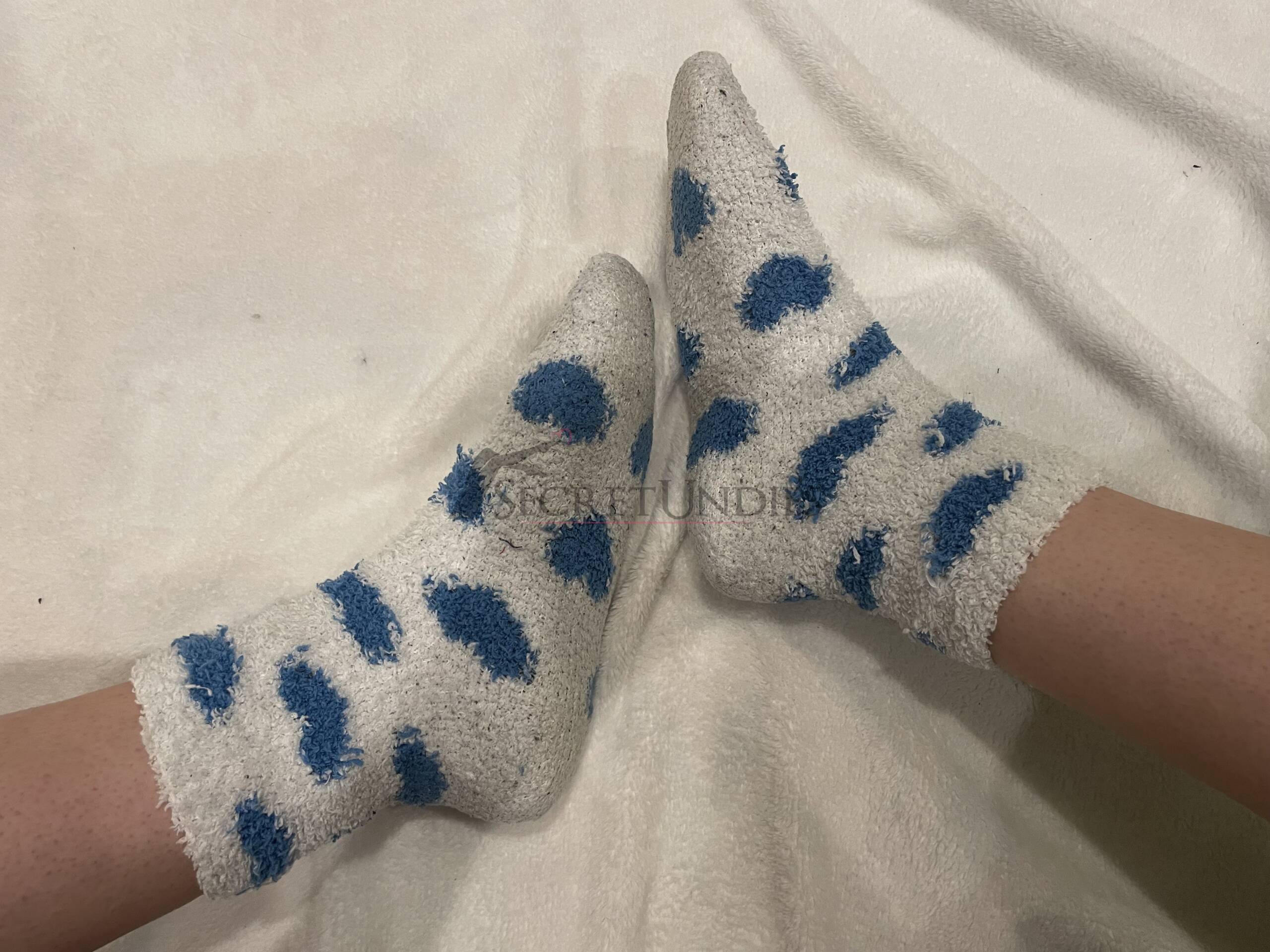 Wollsocken weiß mit blauen Herzen 💙