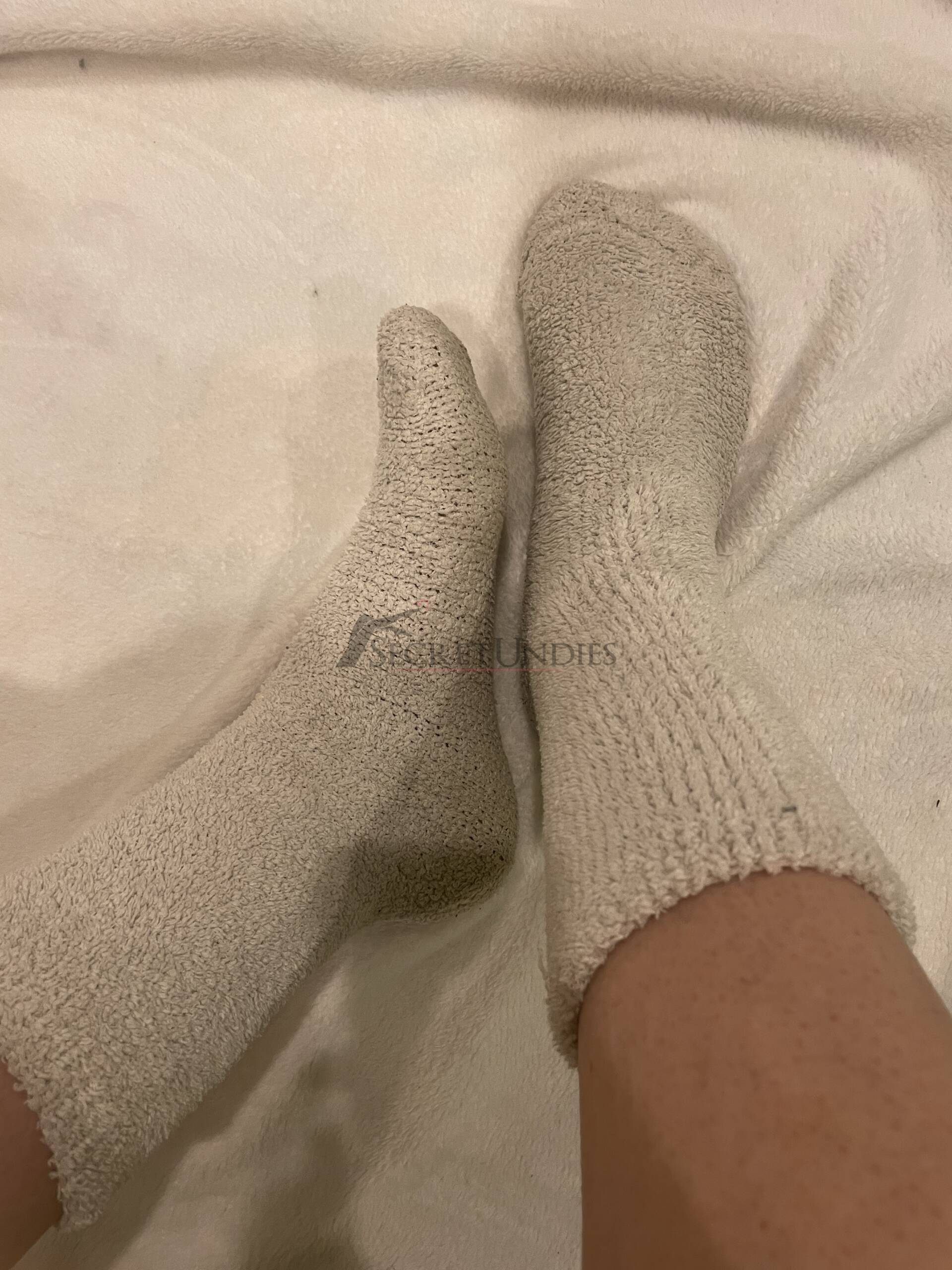 Weiße Wollsocken sehr schmutzig 1 Weiße Wollsocken sehr schmutzig – Bild 2