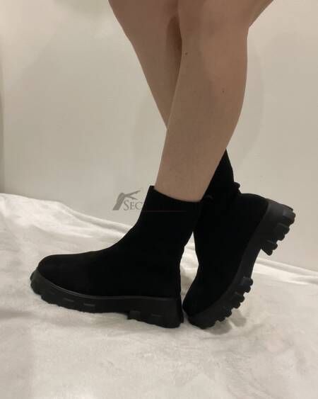 Rustikale schwarze Boots