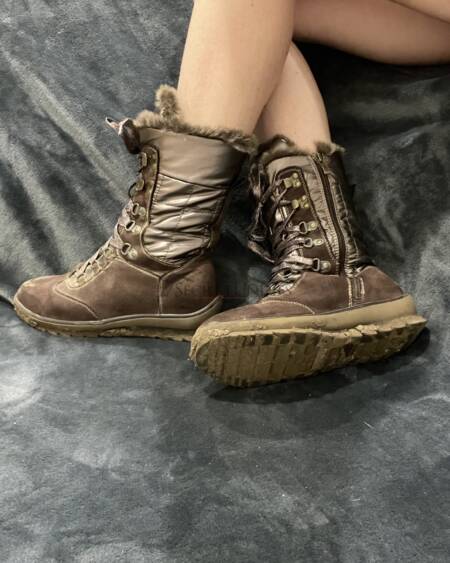 Braune Winterstiefel ziemlich dreckig & versaut
