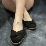 Schwarze Ballerina mit „Mascherl“