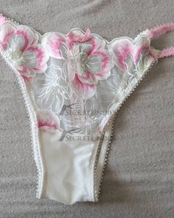 Victoria´s Secret Brasilianisches Höschen mit Pfingstrosen Stickerei