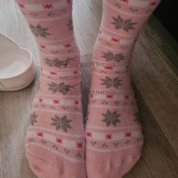 Frisch getragene Socken aus den Arbeitsalltag ,auch vielleicht einbisschen verschwitzt