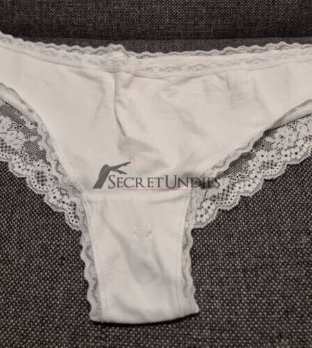 2 Tage getragener Spitzenslip in L