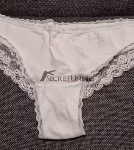 2 Tage getragener Spitzenslip in L