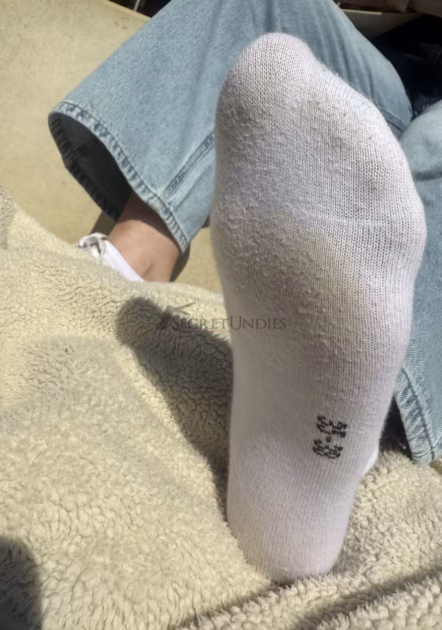 Getragene Socken 2 Getragene Socken – Bild 3