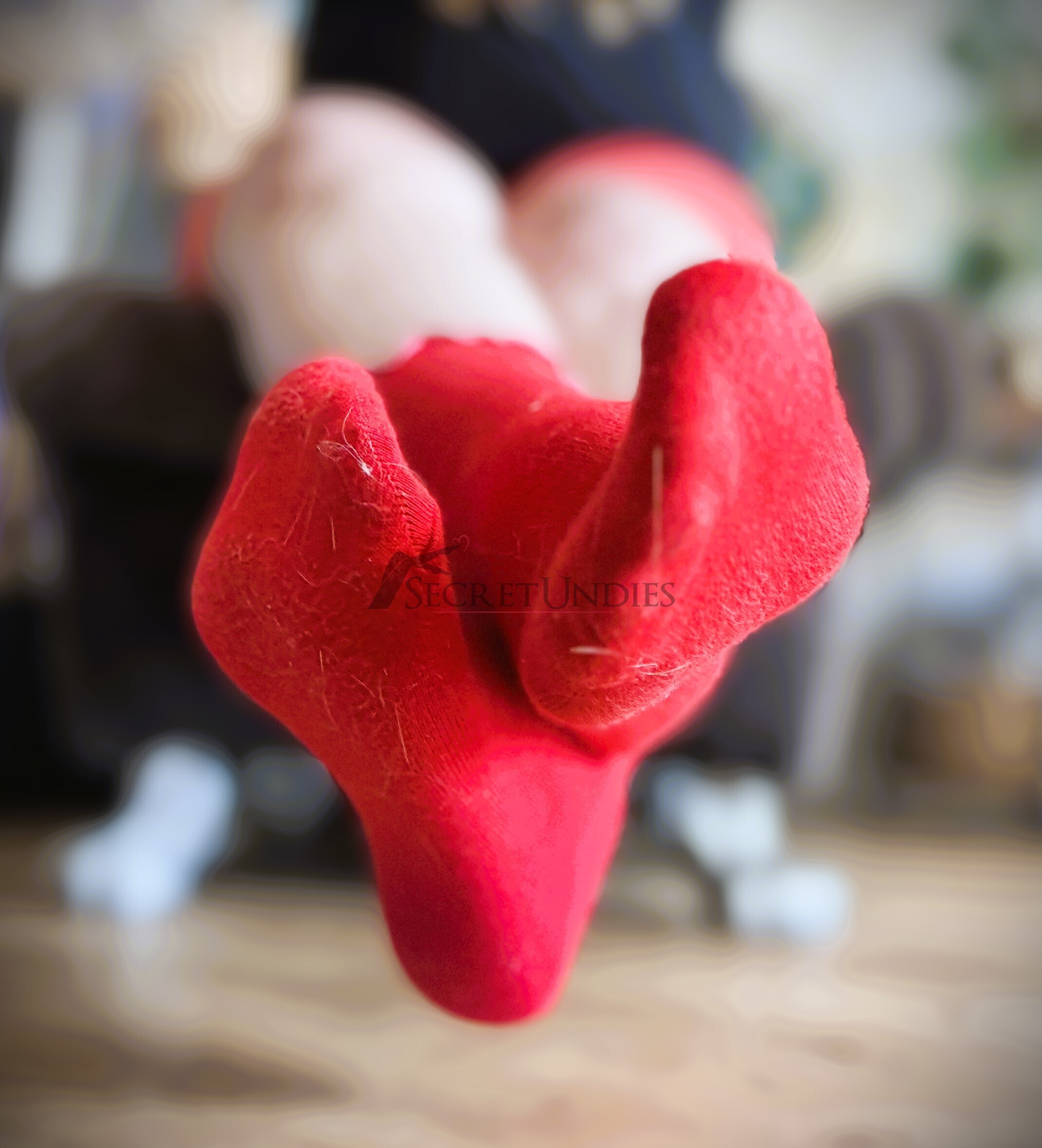 Rote Statement Socken 24h getragen 1 Rote Statement Socken 24h getragen – Bild 2