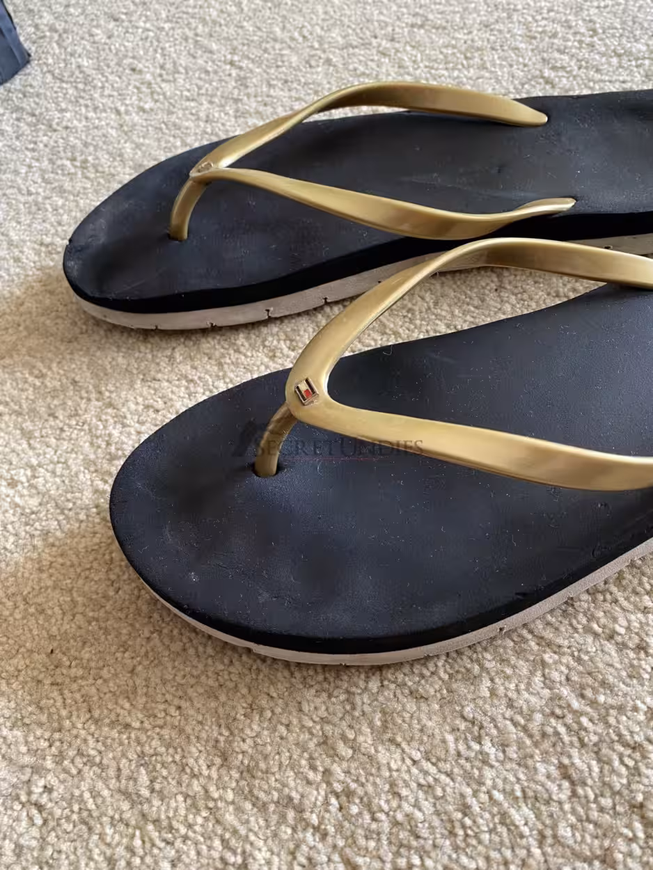 Schwarz-goldene Zehentrenner / FlipFlops – Bild 3