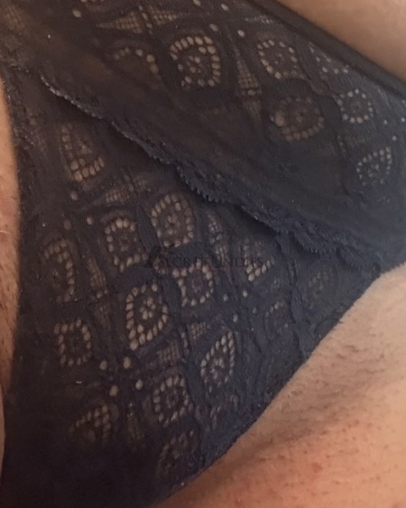 Blauer spitzen String- nach oralsex getragen mit geilem Ausfluss