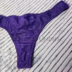 Lila glänzender String - getragen - Auf individuelle Wünsche wird eingegangen