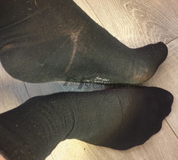 Getragene Socken - 18h in Stiefeln