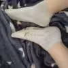 2 Tage getragene weiße Sneakersocken