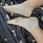 2 Tage getragene weiße Sneakersocken