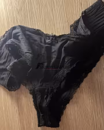 Kategorie getragene Jeans & Hosen kaufen 5 Schwarzes Höschen - 2 Tage getragen
