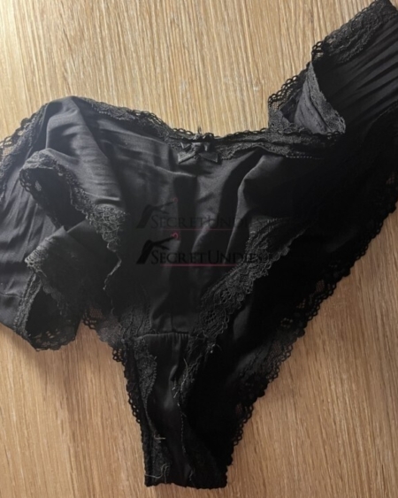 Schwarzes Höschen - 2 Tage getragen