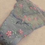 Romantischer Spitzen-String mit zarten Blüten – perfekt für besondere Momente