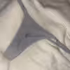 Grauer Tanga getragen