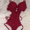 Heißes rotes Dessous mit Glitzer Details