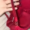 Heißes rotes Dessous mit Glitzer Details