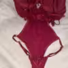 Heißes rotes Dessous mit Glitzer Details