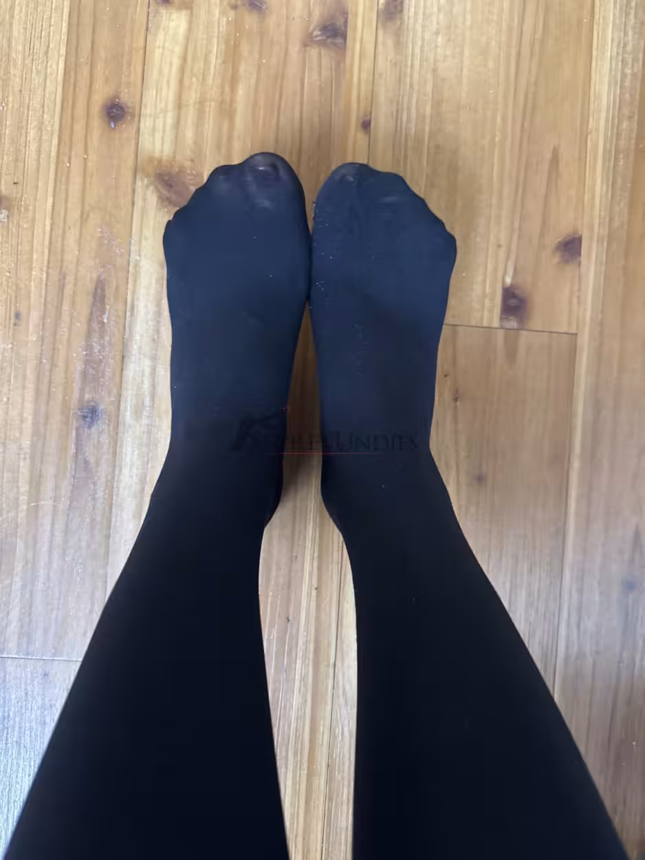 Schwarze Strumpfhose 2 Tage getragen – Bild 2