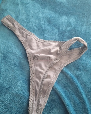 Grau- blauer Tanga, 2 Tage getragen