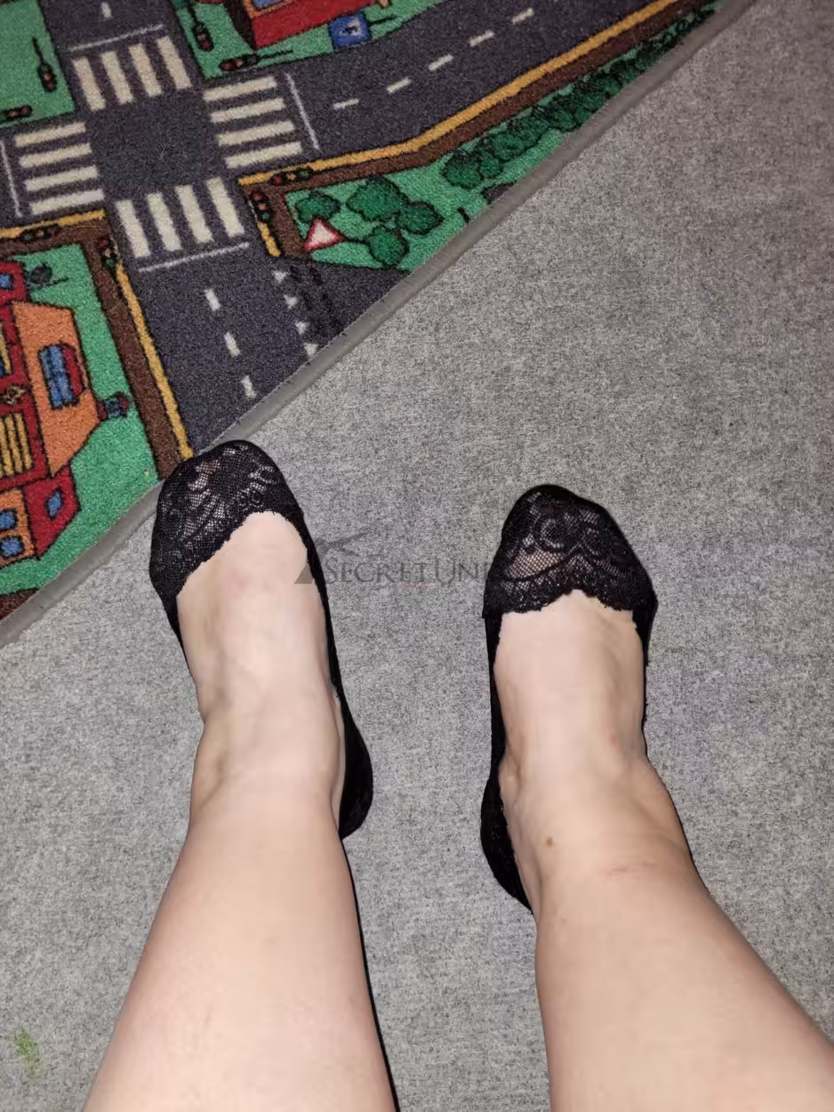 Schwarze Socken mit spitze – Bild 2
