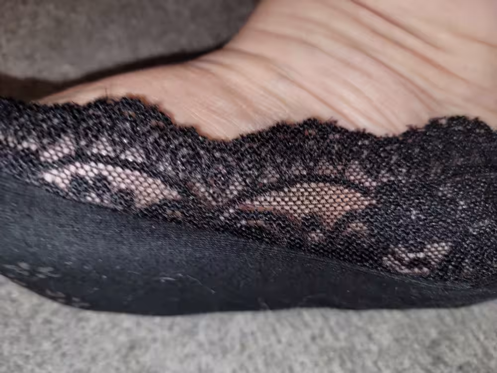 Schwarze Socken mit spitze – Bild 3