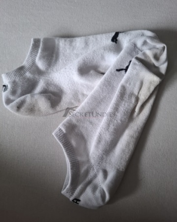NEW - WORN Puma Sneaker socks
