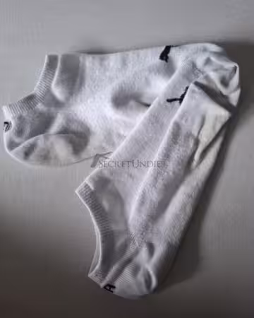 Kategorie getragene Jeans & Hosen kaufen 39 NEW - WORN Puma Sneaker socks