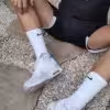 Intensiv getragene weiße Nike Socken – echter Duft, echtes Tragegefühl