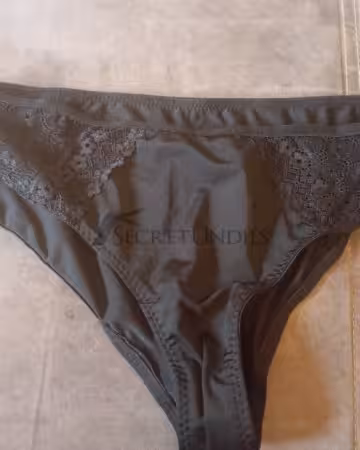 Kategorie getragene Jeans & Hosen kaufen 25 Schwarzer Spitzen Slip