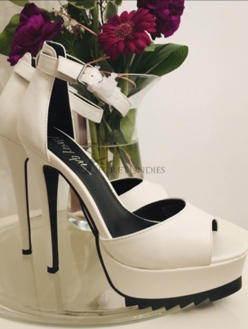 Nasty Gal Heel, Peep Toes, Plateau, weiß, schwarz