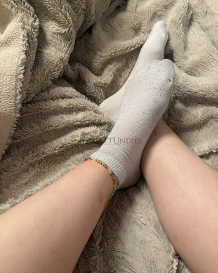 Getragene weiße Sneakersocken 🧦