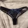 Sexy Schwarzer Tanga mit blauen Details 🦋