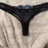 Sexy Schwarzer Tanga mit blauen Details 🦋