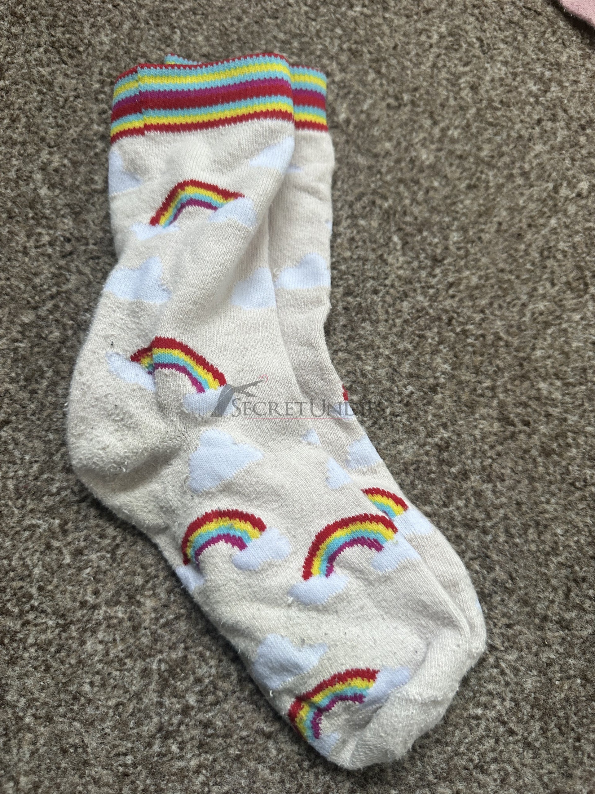 Getragene Socken mit süßen Regenbogen🌈✨ 1 Getragene Socken mit süßen Regenbogen🌈✨