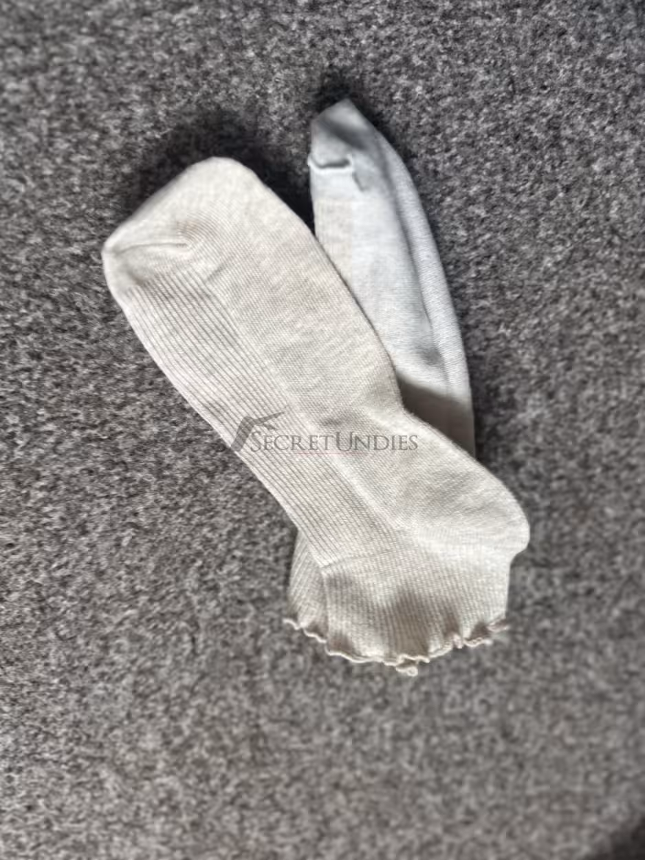 ungetragene Socken! Erzähle mir von deinen Wünschen und Begierden 🫦 – Bild 2