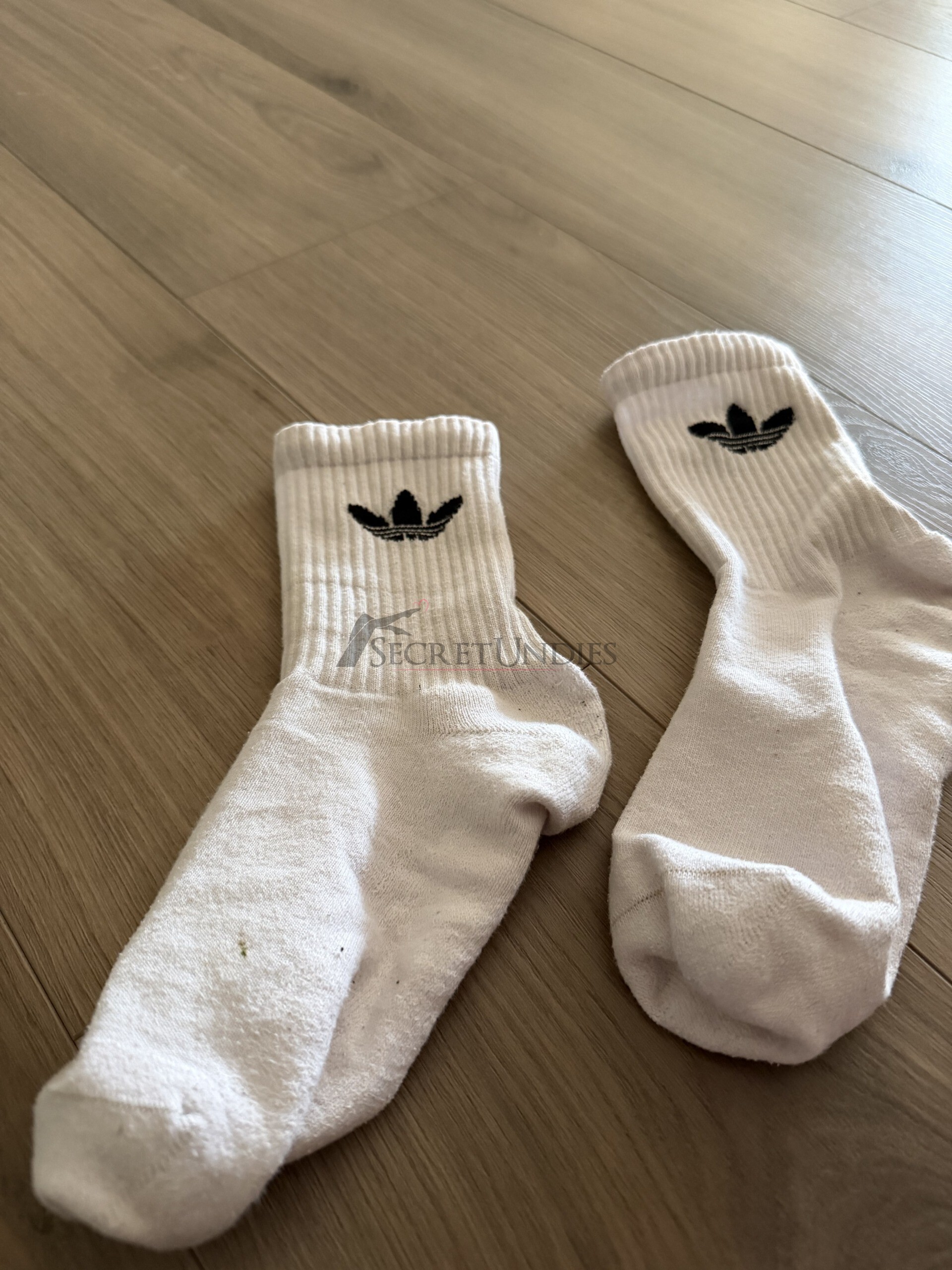Getragene Adidas Socken 2 Getragene Adidas Socken – Bild 2