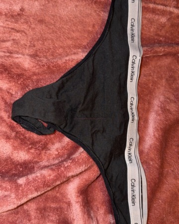 Calvin Klein Tanga zwei Jahre alt